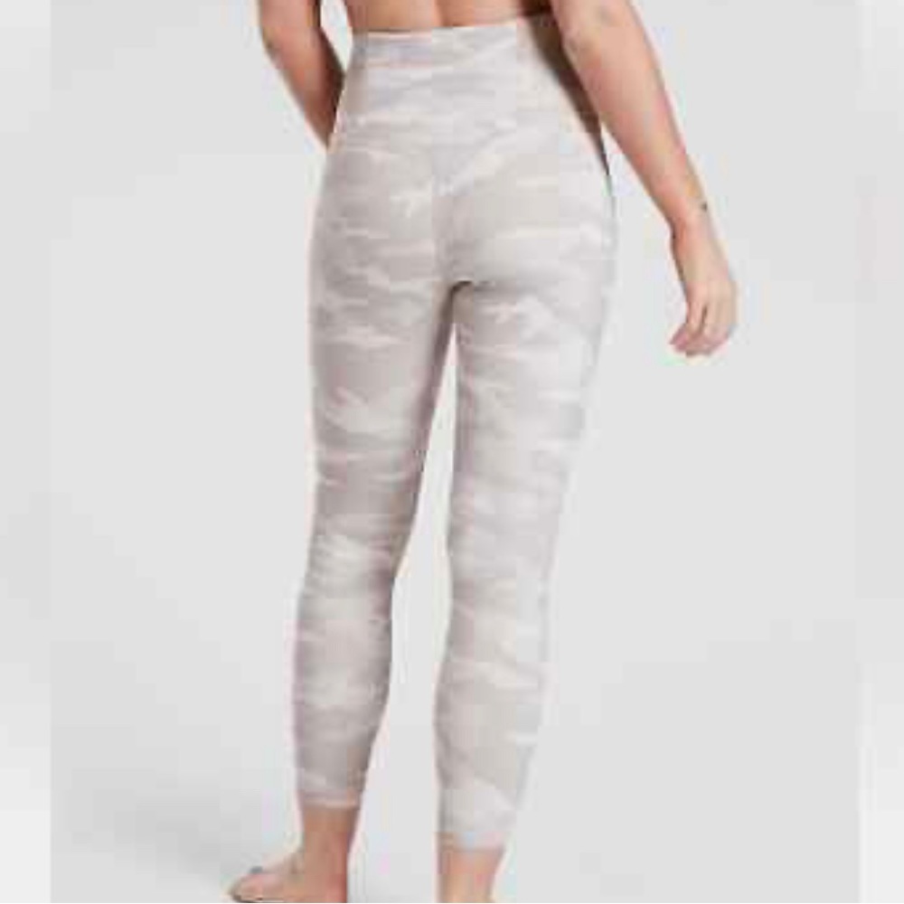 Athleta Elation Camo 7/8 Tight NEW - Picture 2 of 3